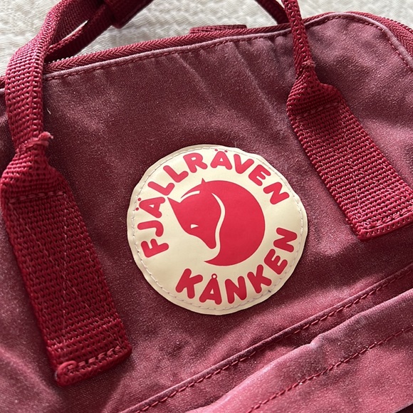 🍒FJALL RAVEN🍒 - Picture 2 of 4